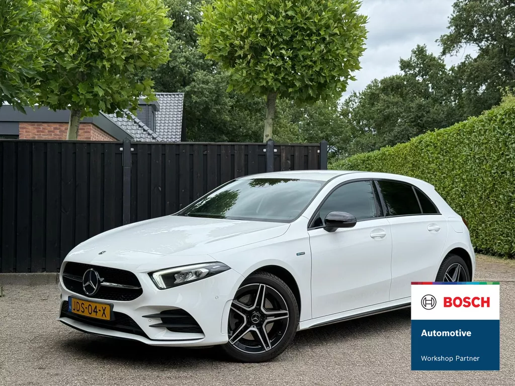 Mercedes-Benz A-klasse 250 e AMG Line