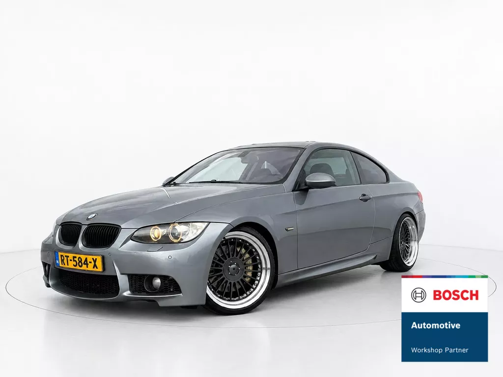 BMW 3-serie Coup&eacute; 325i M SPORT - STOELVERWARMING